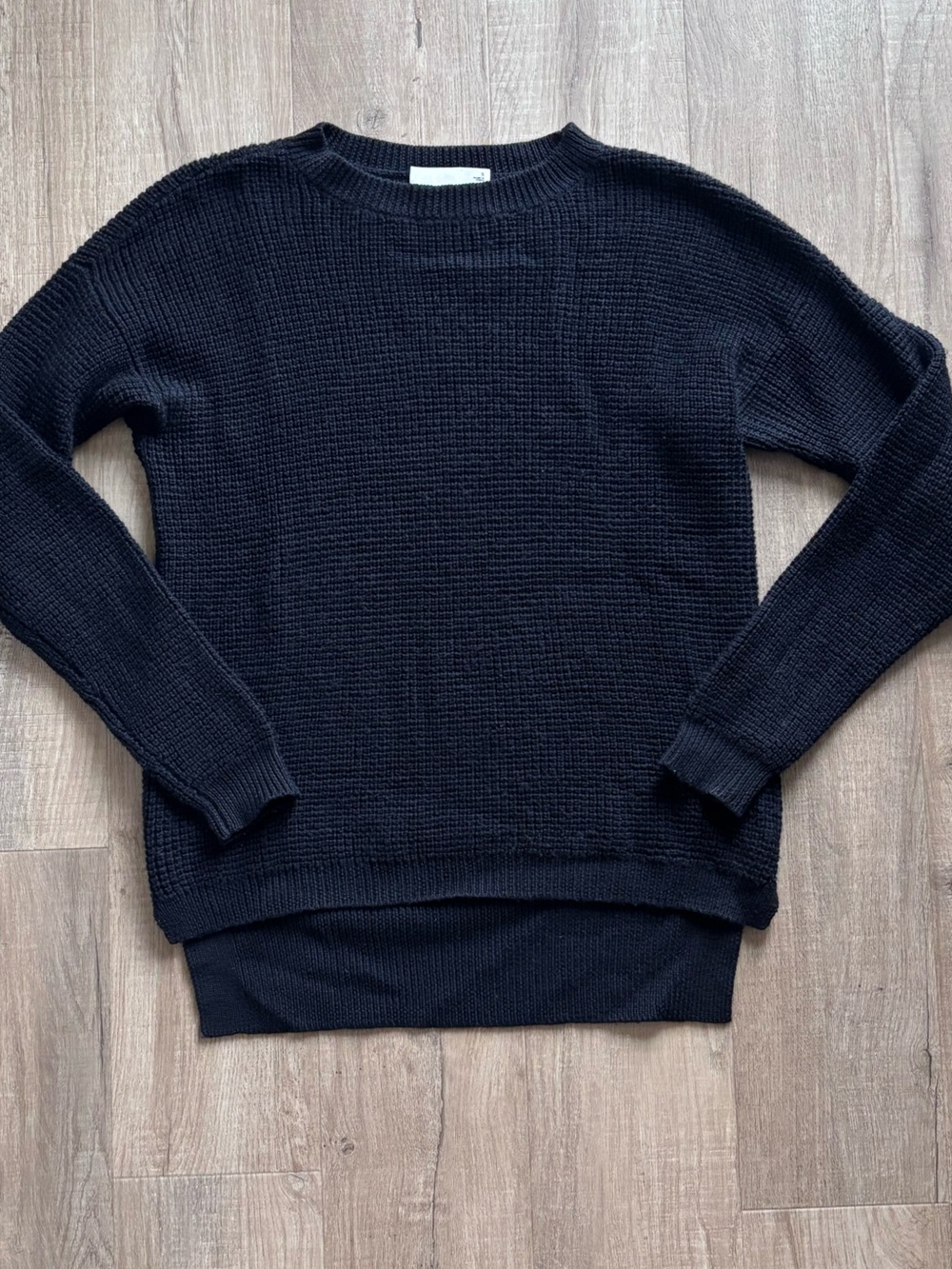 Wilfred Crew Neck Knit Wool Sweater in Black